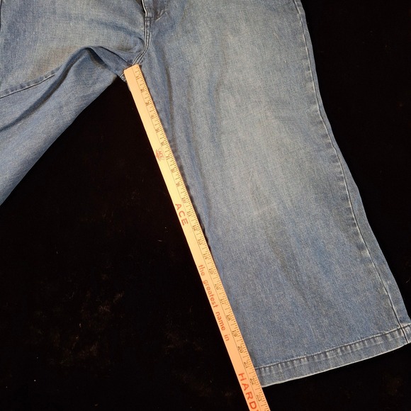 GAP Capri Jeans Women's Size 16 Medium Wash Wide Leg Cropped Denim - Picture 2 of 7